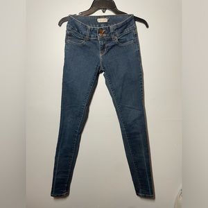 Pipers Closet jeans by anthropology! Size 3 jeans. 💙
